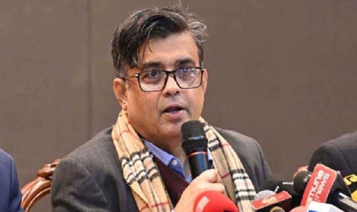 মোবাইল ফোন আমদানিতে ট্যাক্স কমানোর ঘোষণা দিলেন প্রেস সচিব